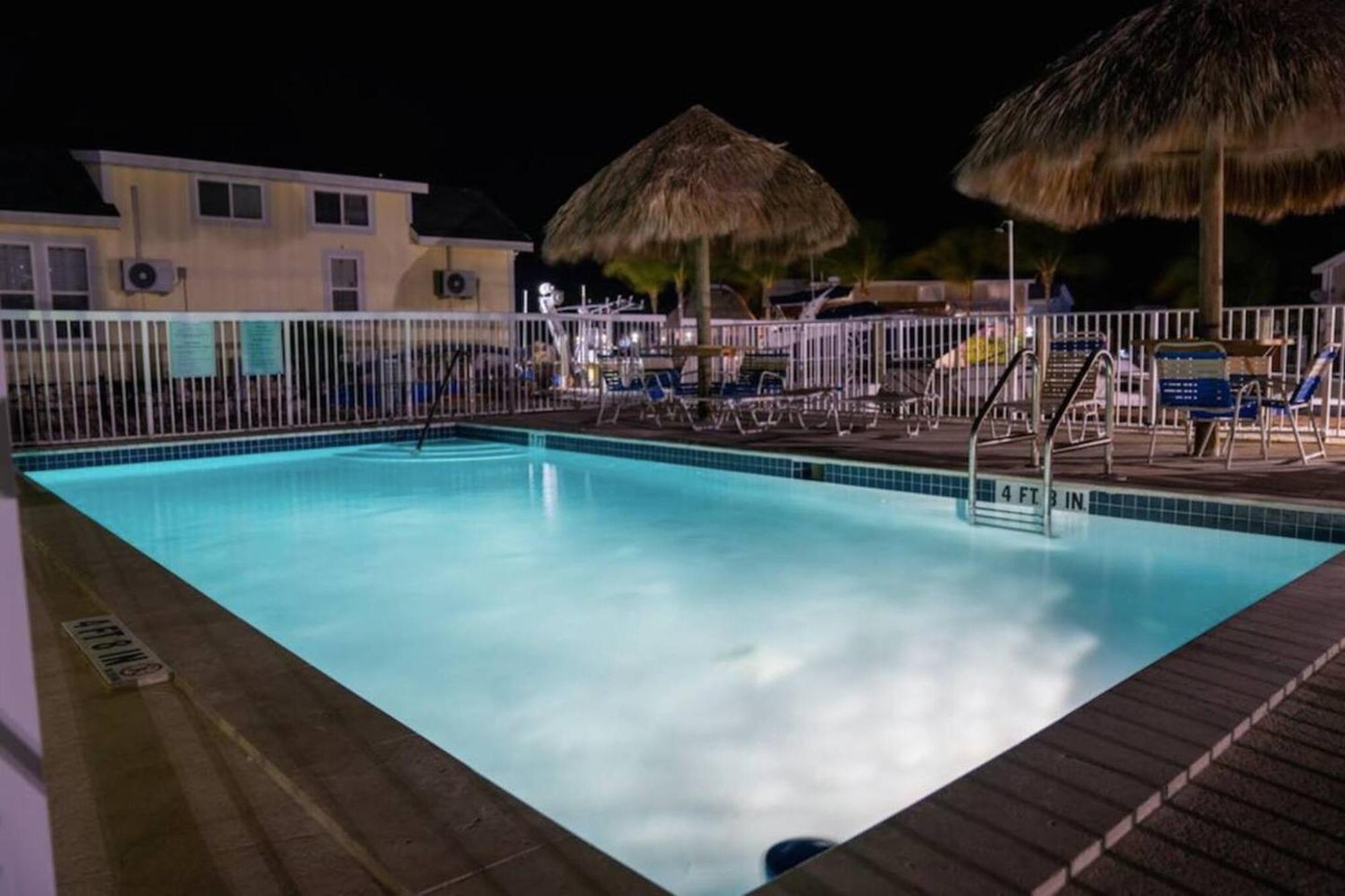 Waterfront Studio 2, Couples Oasis, Kayaks, Pool Jewfish Exteriér fotografie